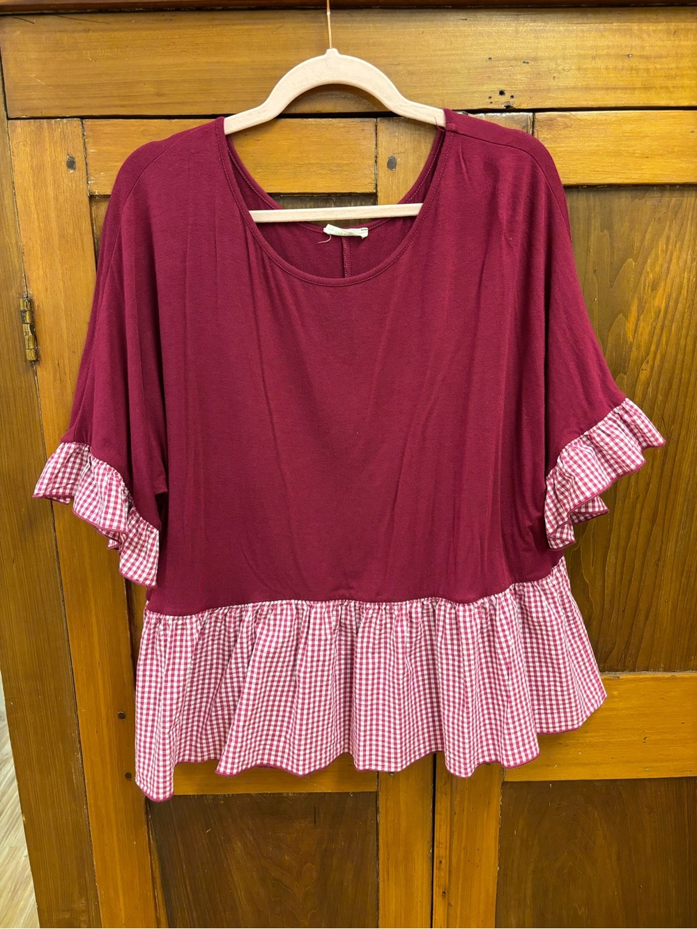 Boutique Ruffle Hem Women's Top with Gingham Detail size L